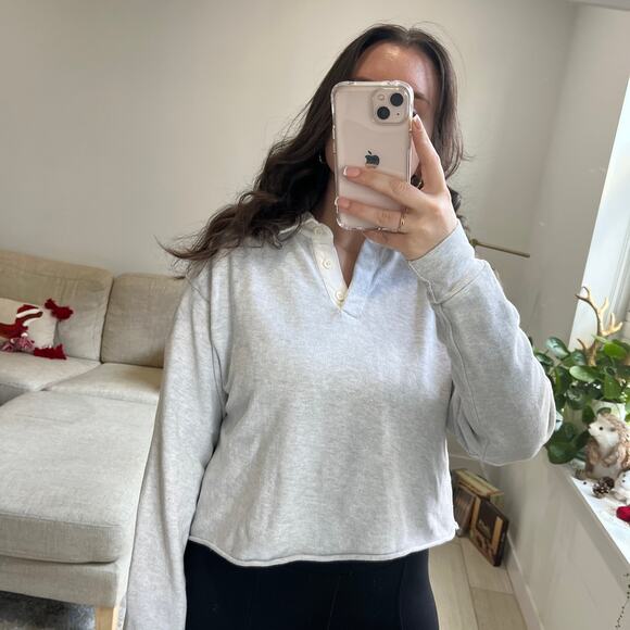 Brandy Melville Gray Cropped Sweater One Size - Picture 5 of 6